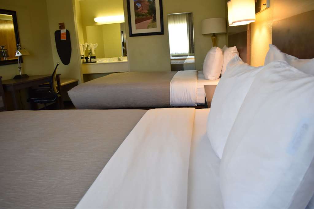Quality Inn & Suites Gallup I 40 Exit 20 - photo 39