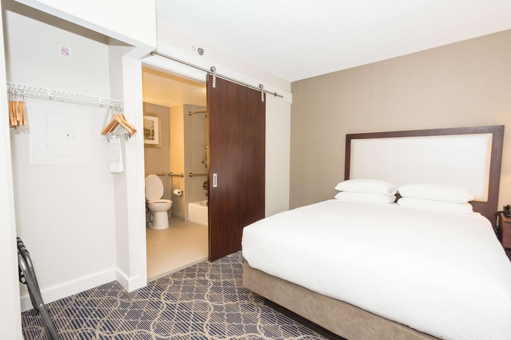 Doubletree Suites by Hilton at The Battery Atlanta - photo 15