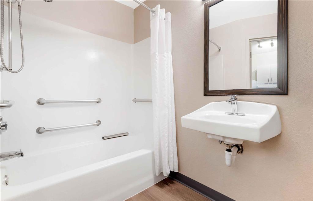 Extended Stay America Suites Carlsbad Village by the Sea - photo 31