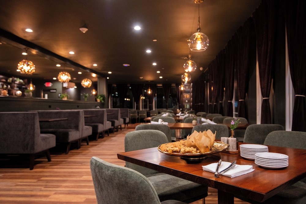 The Pathmaker Hotel - photo 66