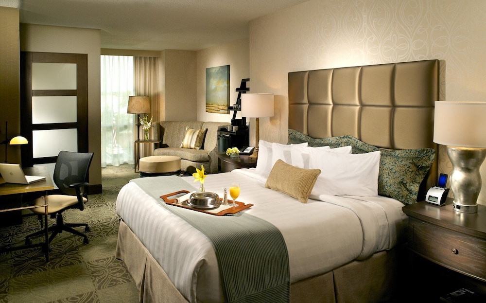 Crowne Plaza Charleston Airport Conv Ctr by IHG - photo 10