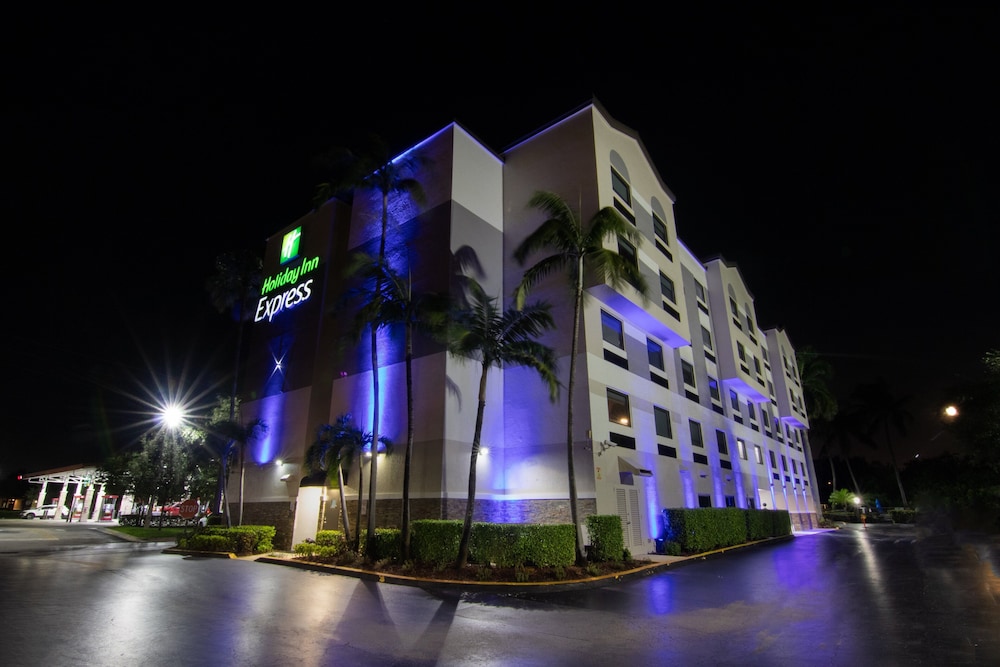 Holiday Inn Express & Suites Ft. Lauderdale Airport West by IHG - photo 72