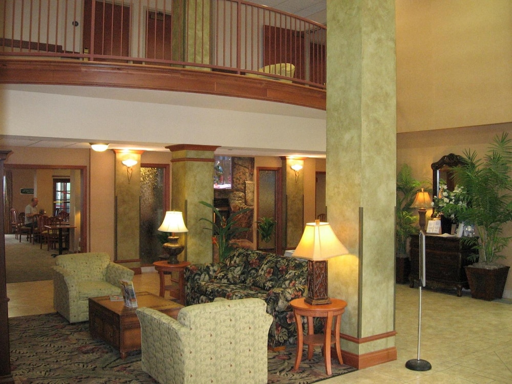 Triple Play Resort Hotel & Suites - photo 6