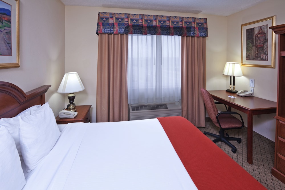 Holiday Inn Express Hotel & Suites Mesquite by IHG - photo 14