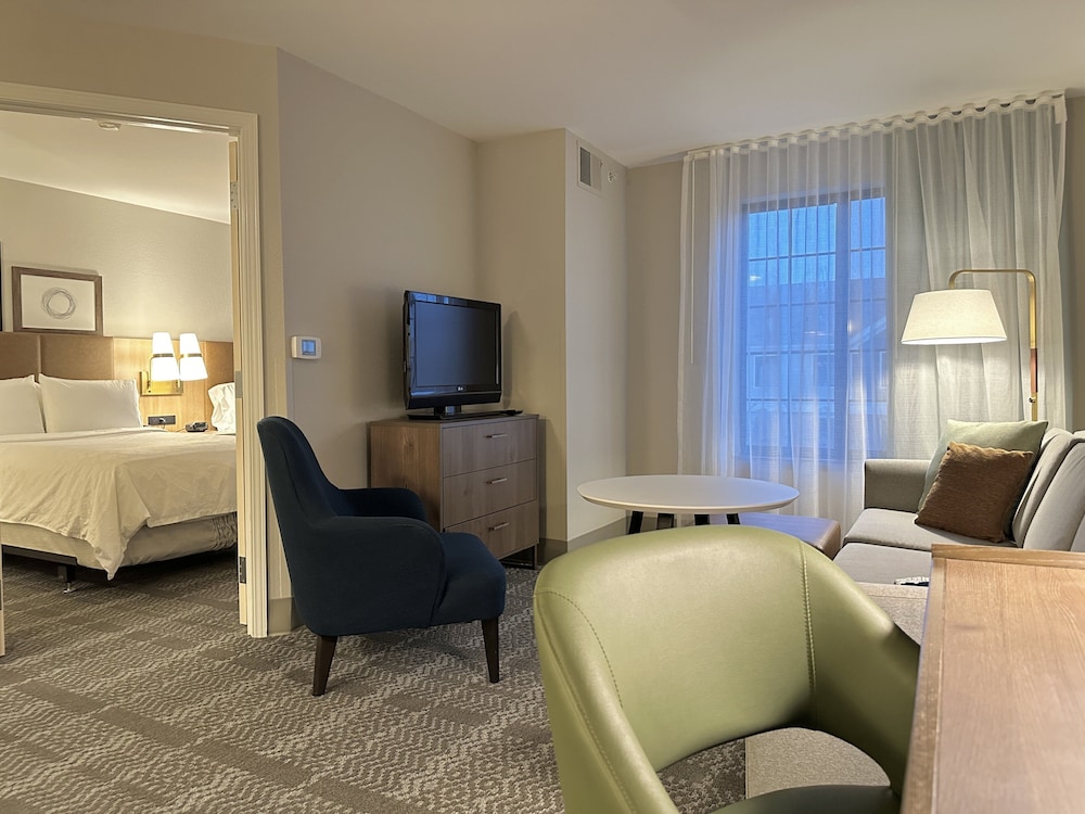 Staybridge Suites Milwaukee West Oconomowoc by IHG - photo 18
