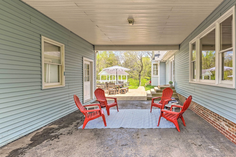 Chic Nashville area Retreat w Private Pool — hotel in Kingston Springs