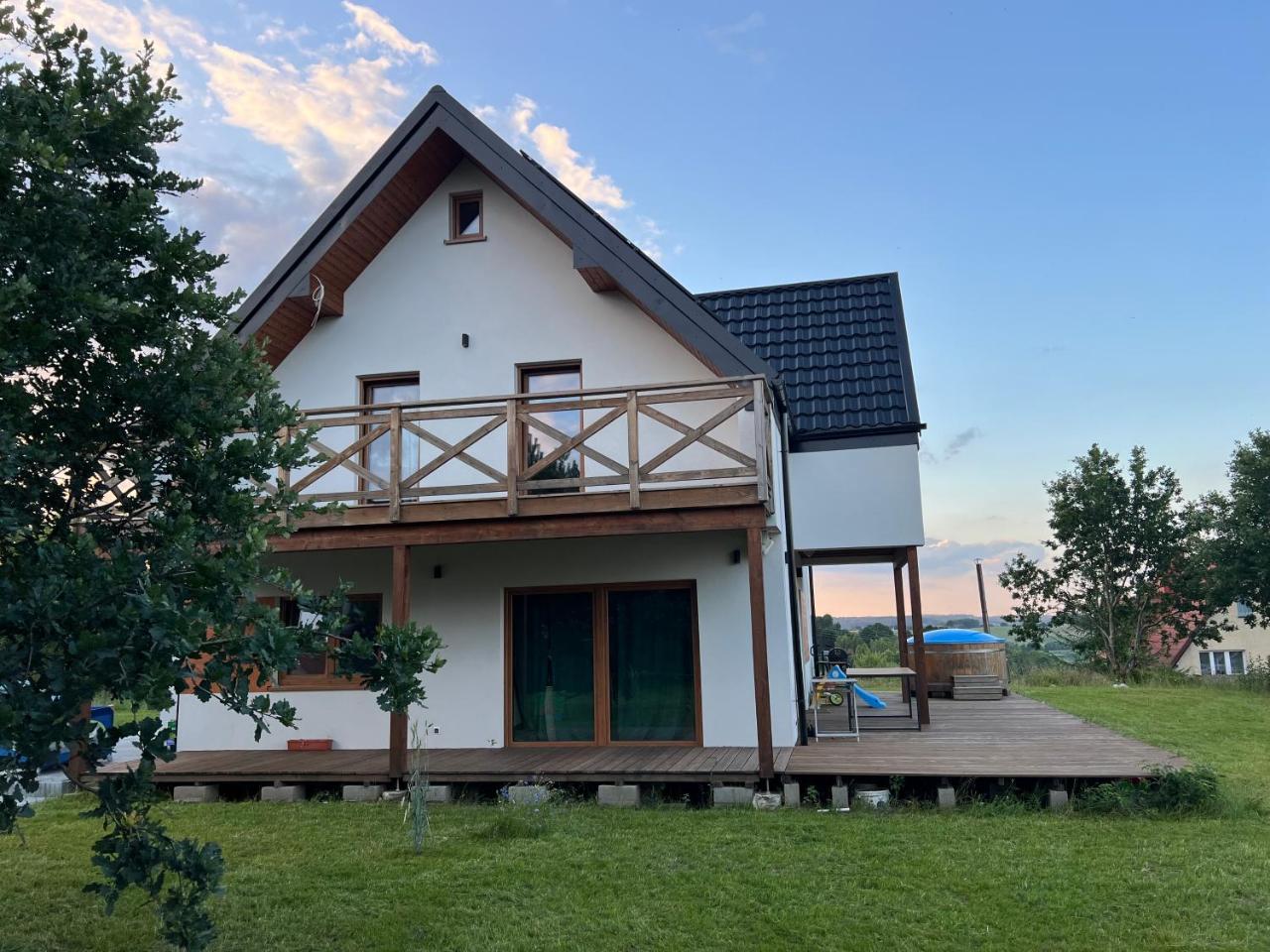 Dom W Chmielnie Na Wzgorzu — Chmielno