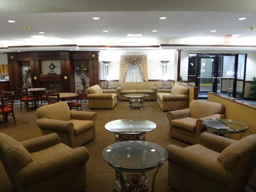 Windsor Inn & Suites - photo 4