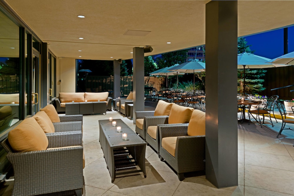 Marriott Denver South at Park Meadows - photo 2