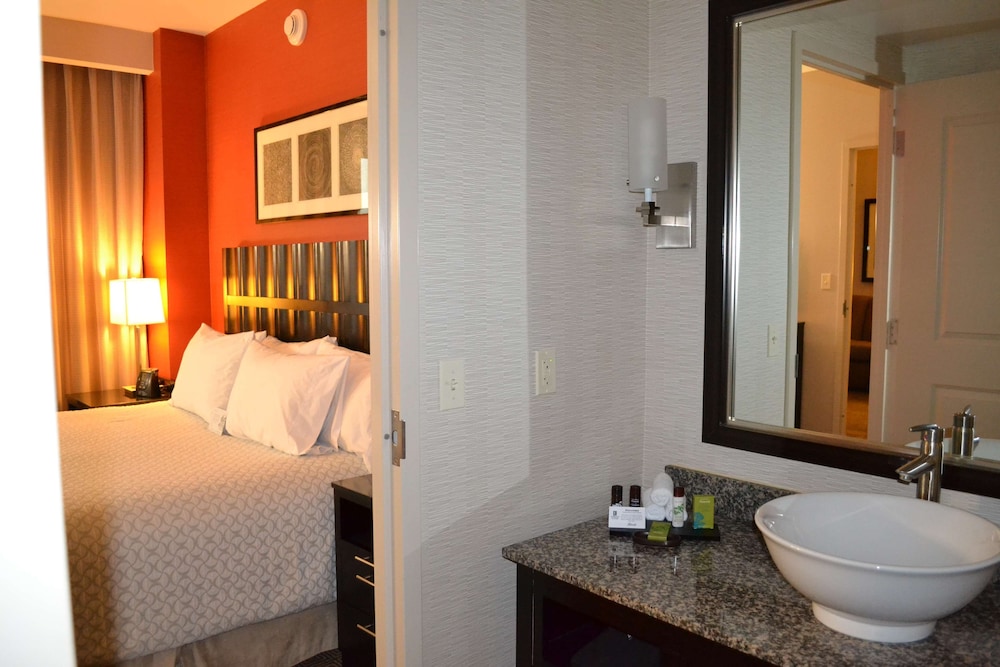 Embassy Suites Palmdale - photo 15