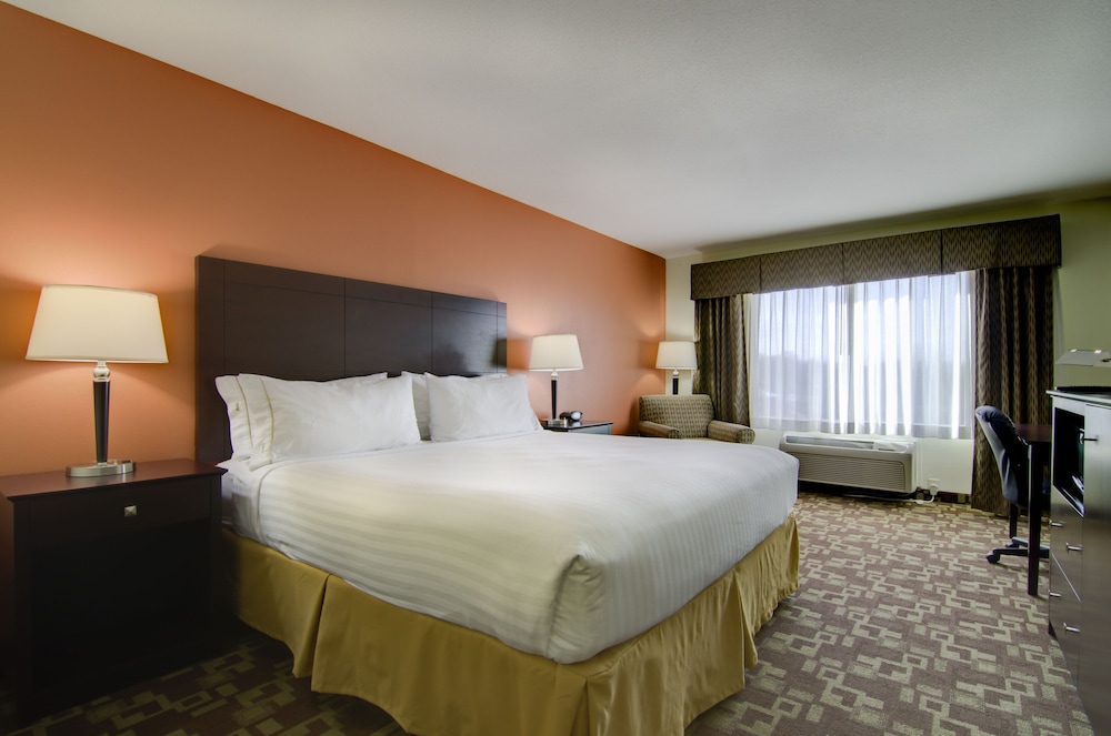 Holiday Inn Express Hotel & Stes Kansas City Sports Complex by IHG - photo 9
