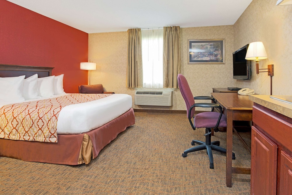 Hawthorn Extended Stay by Wyndham Cincinnati Sharonville - photo 4