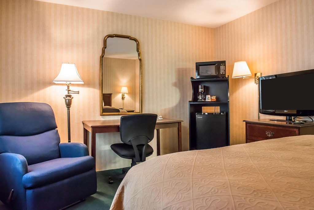 Quality Inn Pittsburgh Airport - photo 18