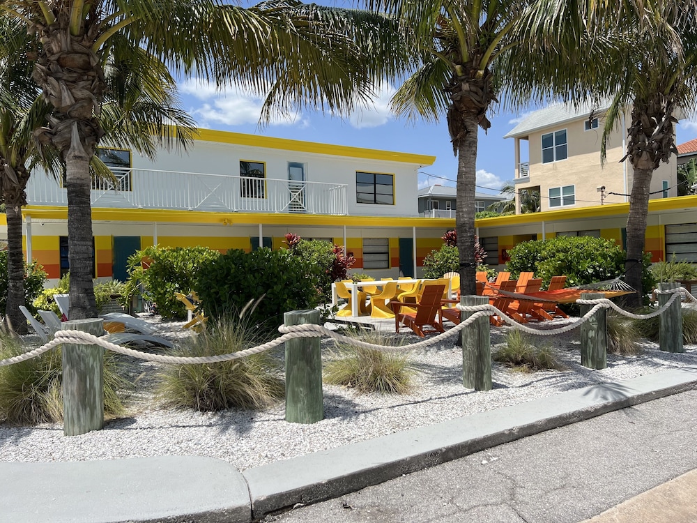 Sunset Inn & Cottages - photo 127