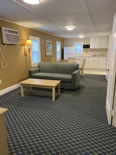 The Admiral Hotel Motel - photo 148