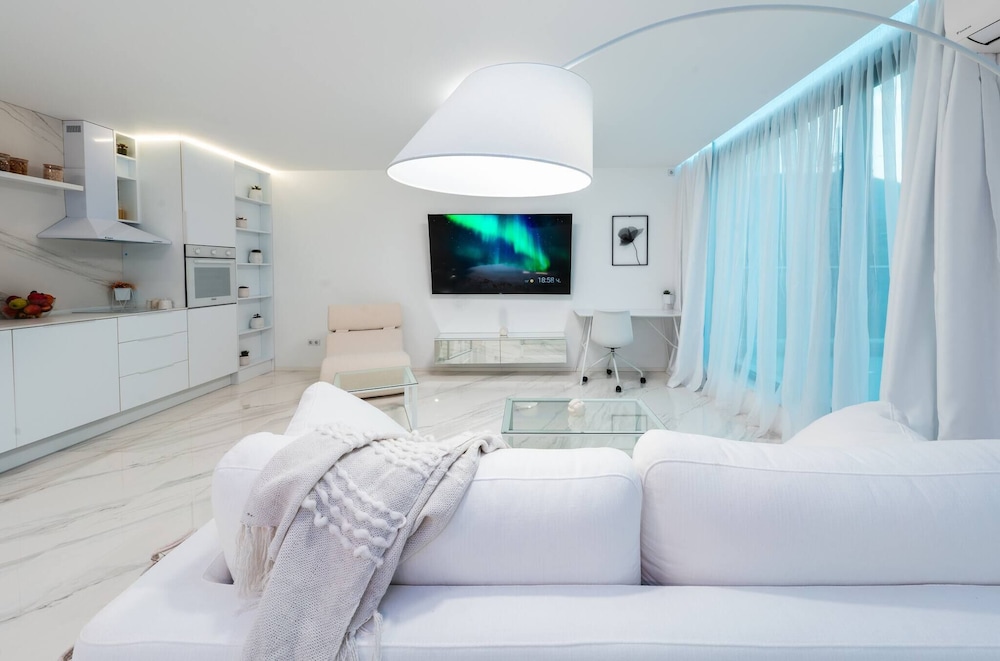 Emirates White Sensation — 4-Star Luxury Hotel in Sofia, Bulgaria