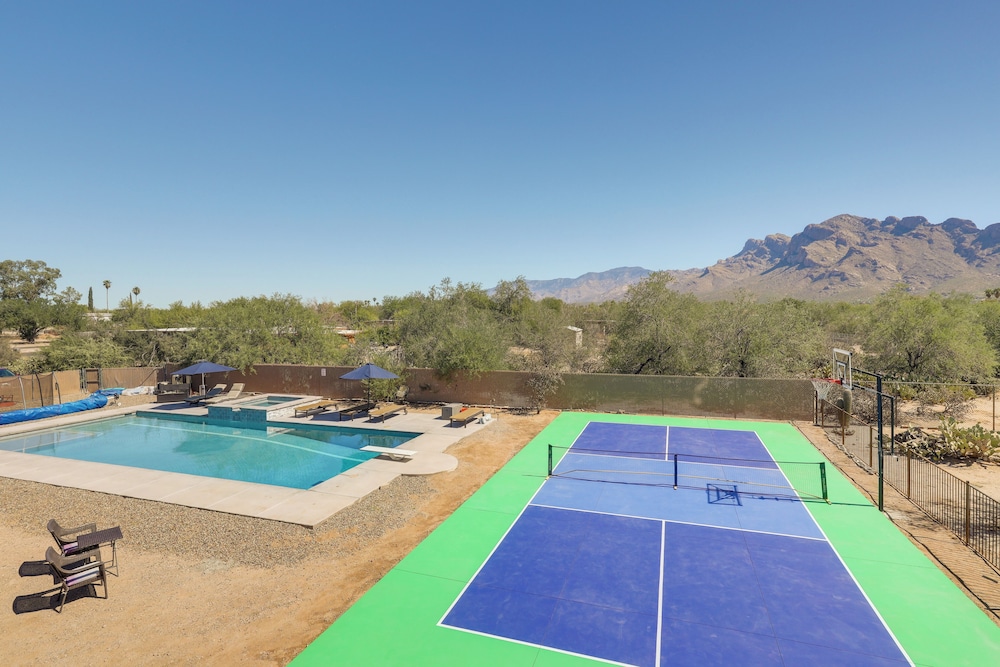 Oro Valley Retreat w Pool Spa & Rooftop Views - photo 25