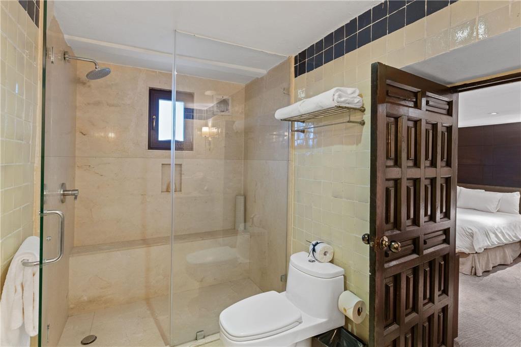 Presidential Suite bathroom
