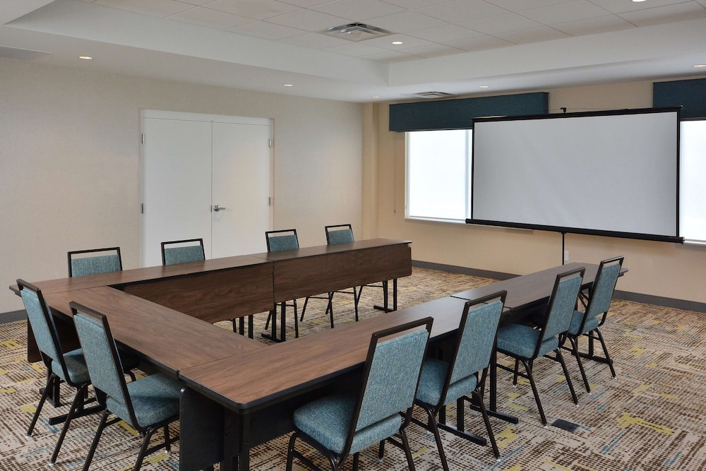 Hampton Inn & Suites by HIlton Charlotte North I 485 - photo 76