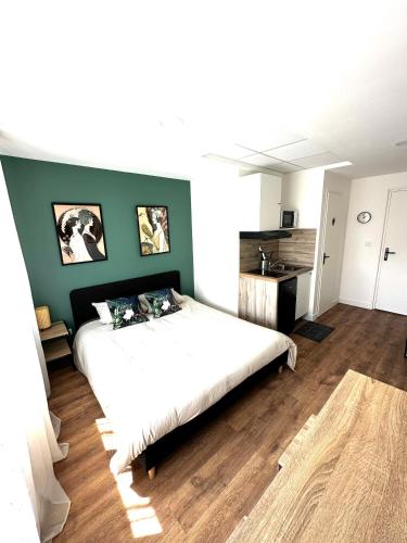 L’emile Zola 2 in Saint-Quentin, France