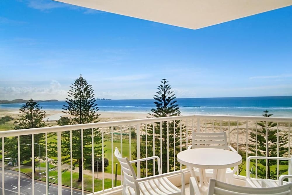 Meridian Tower - carbon neutral hotel in Coolangatta