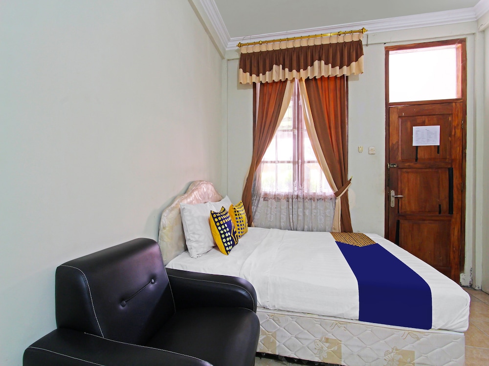 Spot On 91563 Hotel Meilias in Cilacap, Indonesia