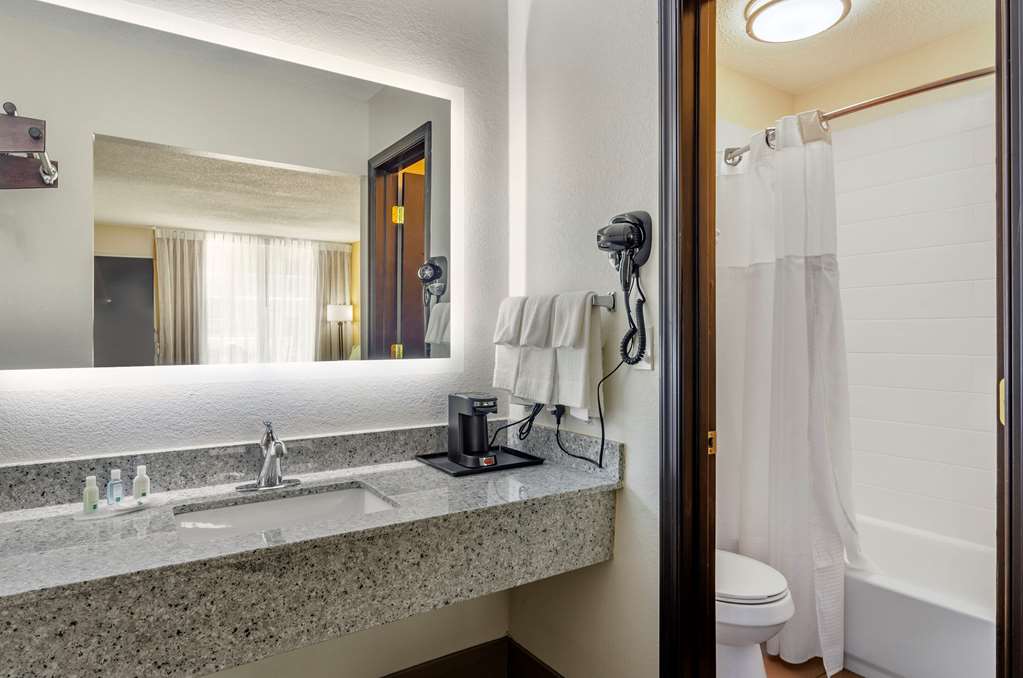 Quality Inn Verona Staunton North - photo 18