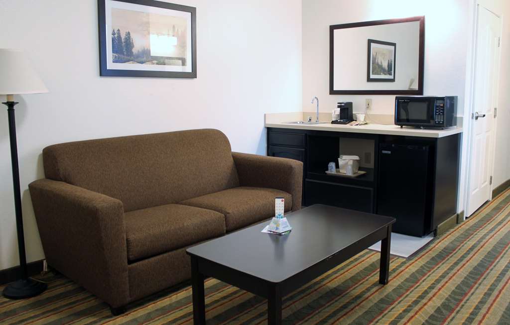 Best Western Visalia Hotel - photo 40