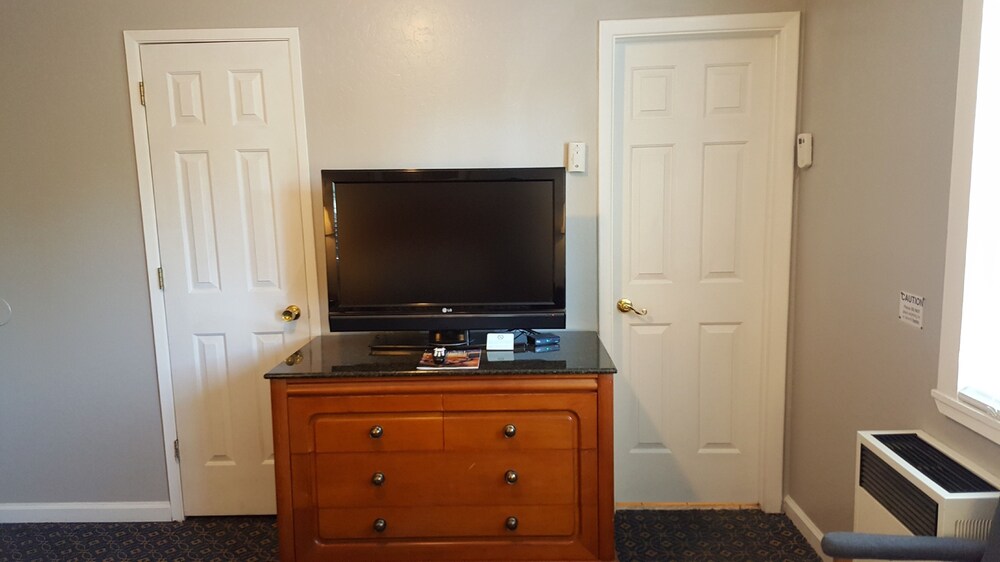 Lake Ridge Hotel - photo 36