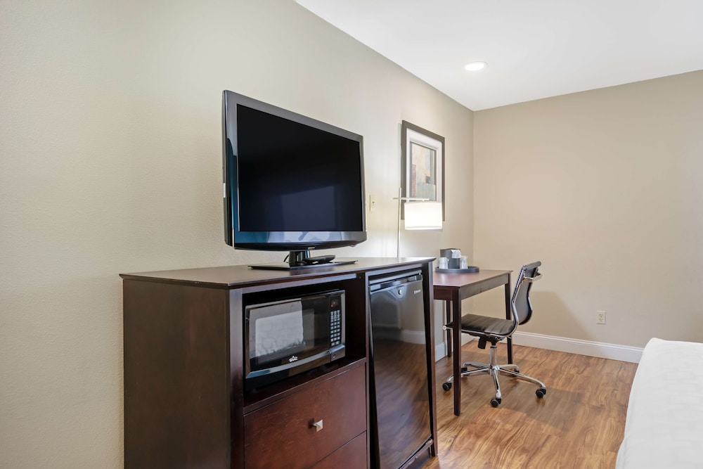 Best Western Plus Lonoke Hotel - photo 18