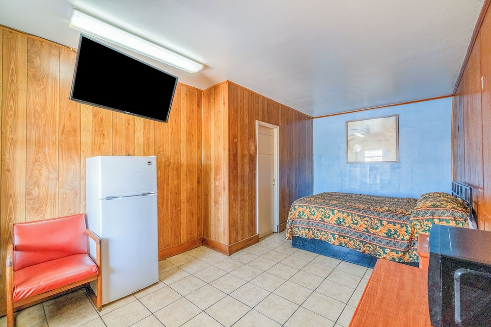 Gulfway Motel By OYO Near Airport I 37 - photo 10