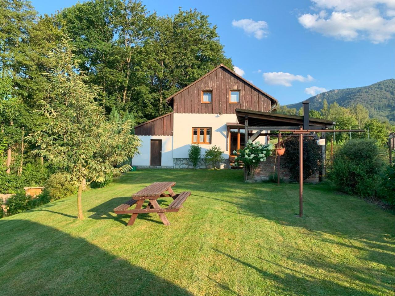 Tyllichova Chata - carbon neutral hotel in Hejnice
