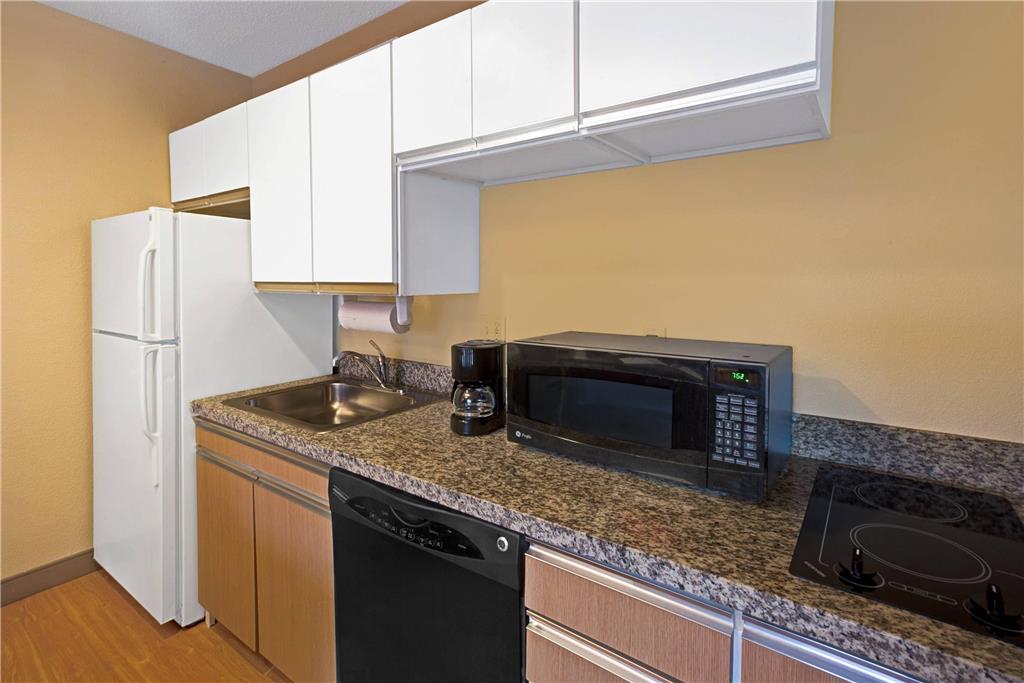 MainStay Suites Detroit Auburn Hills - photo 6