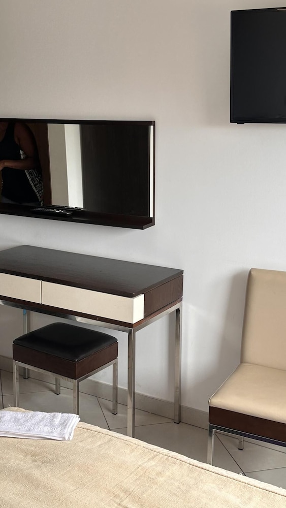 Dunas Resort 1 bed Penthouse Pool 8 min to Beach in Santa Maria, Cape Verde