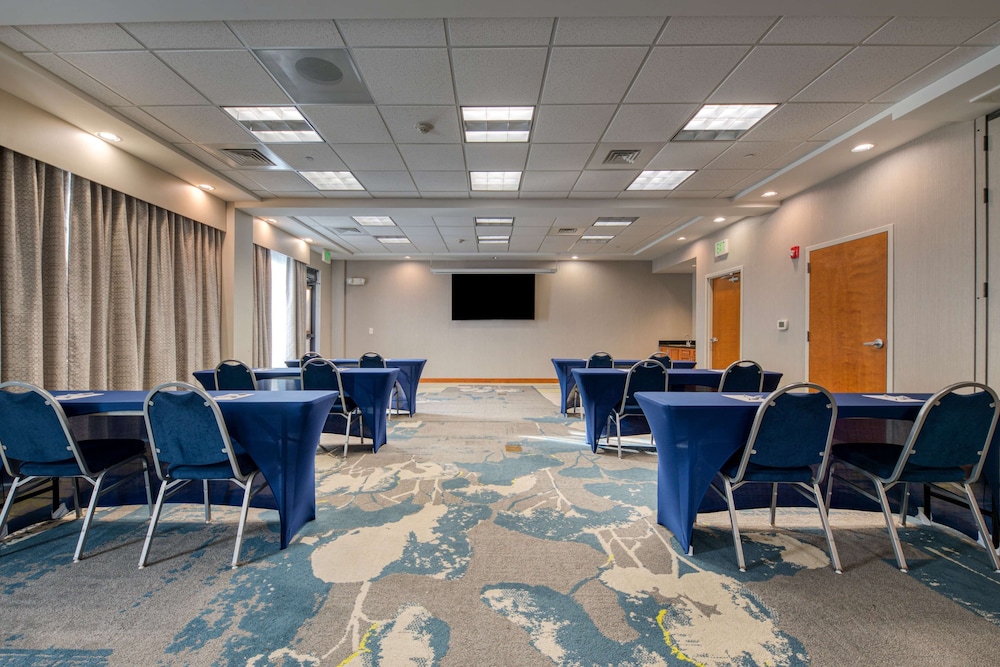 Hampton Inn Wilmington University Area Smith Creek Station - photo 58