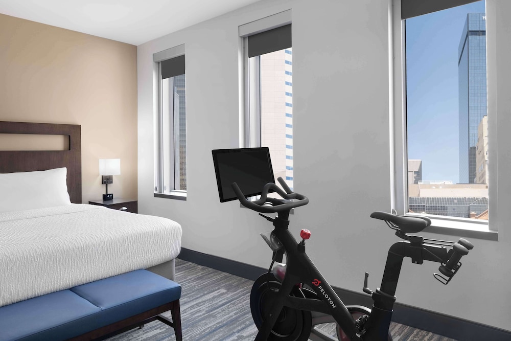 Hampton Inn & Suites Denver Downtown Convention Center - photo 4