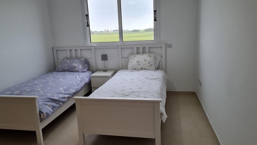 Spacious 2 bed Apartment in Sotira With Pool