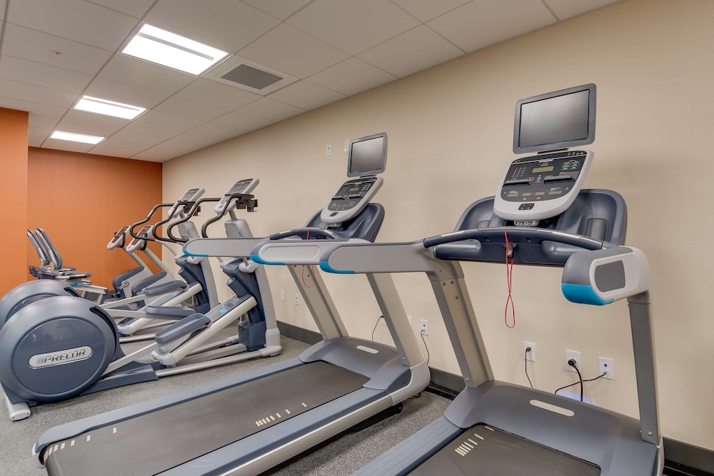 Hampton Inn & Suites Los Angeles Glendale - photo 46