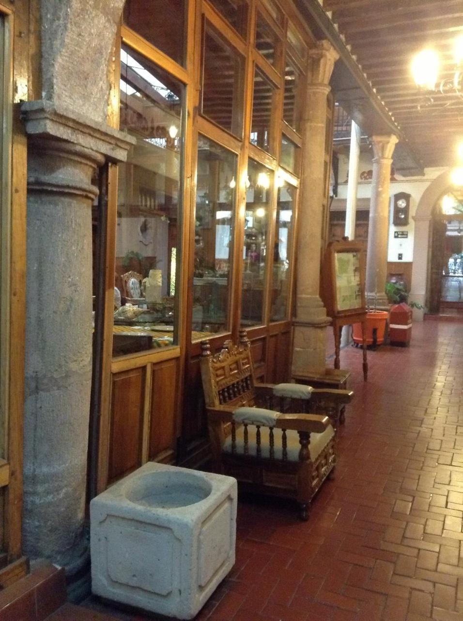 Hotel Los Escudos — Patzcuaro
