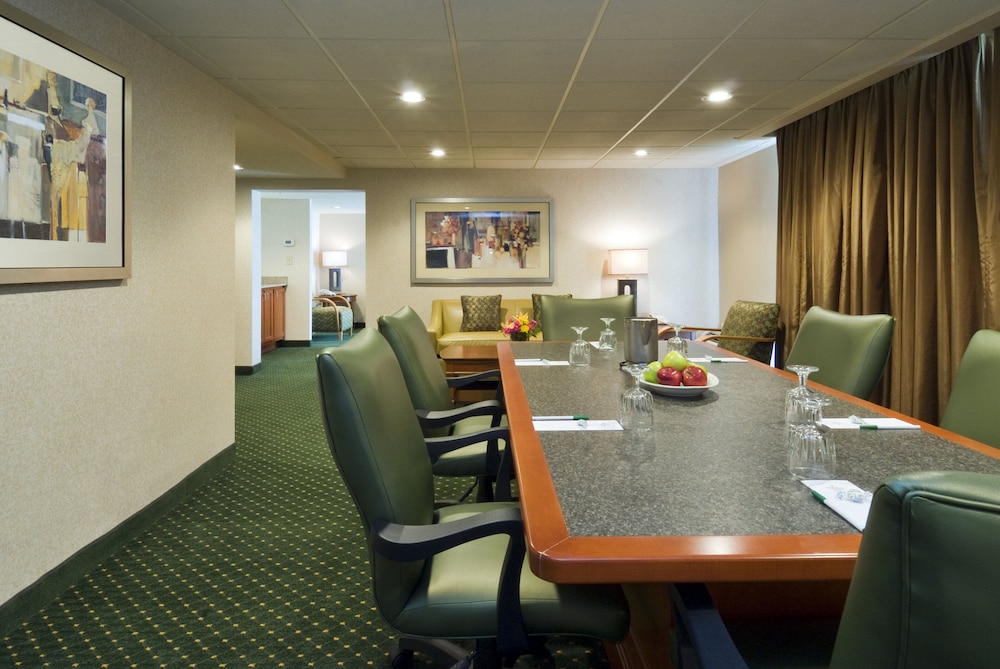Holiday Inn Hotel & Suites Cincinnati Eastgate by IHG - photo 26