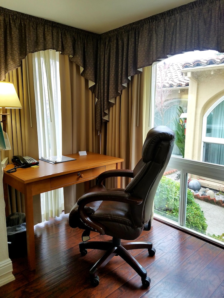 Los Gatos Garden Inn Hotel - photo 53