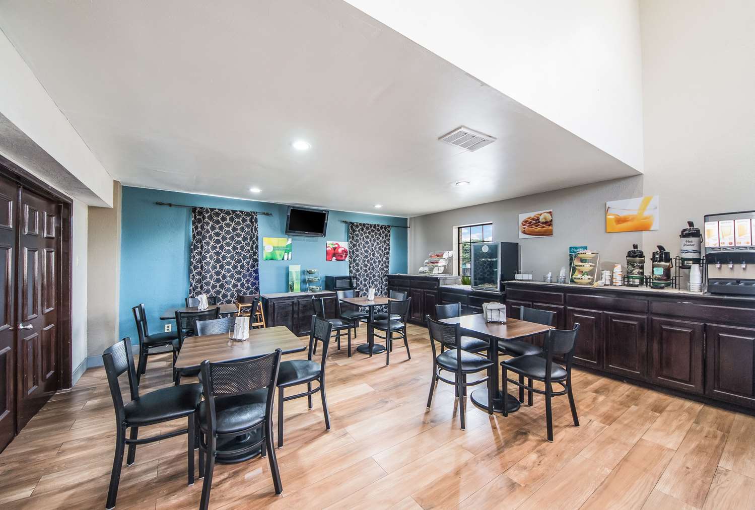 Quality Inn Near Medical Center - photo 14