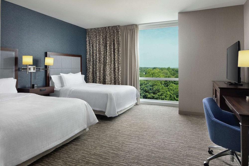 Hampton Inn & Suites Teaneck Glenpointe - photo 10