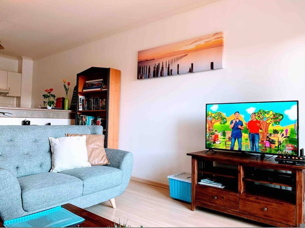 Big apartment Free wifi Gated parking Aircon — 4-Star Luxury Hotel in Adelaide, Australia