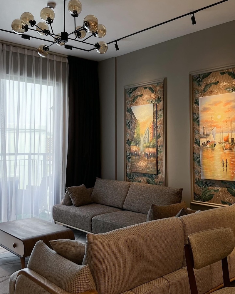 Modern and Cozy 2BR La Cote 1 La Mer — 4-Star Luxury Hotel in Dubai, United Arab Emirates