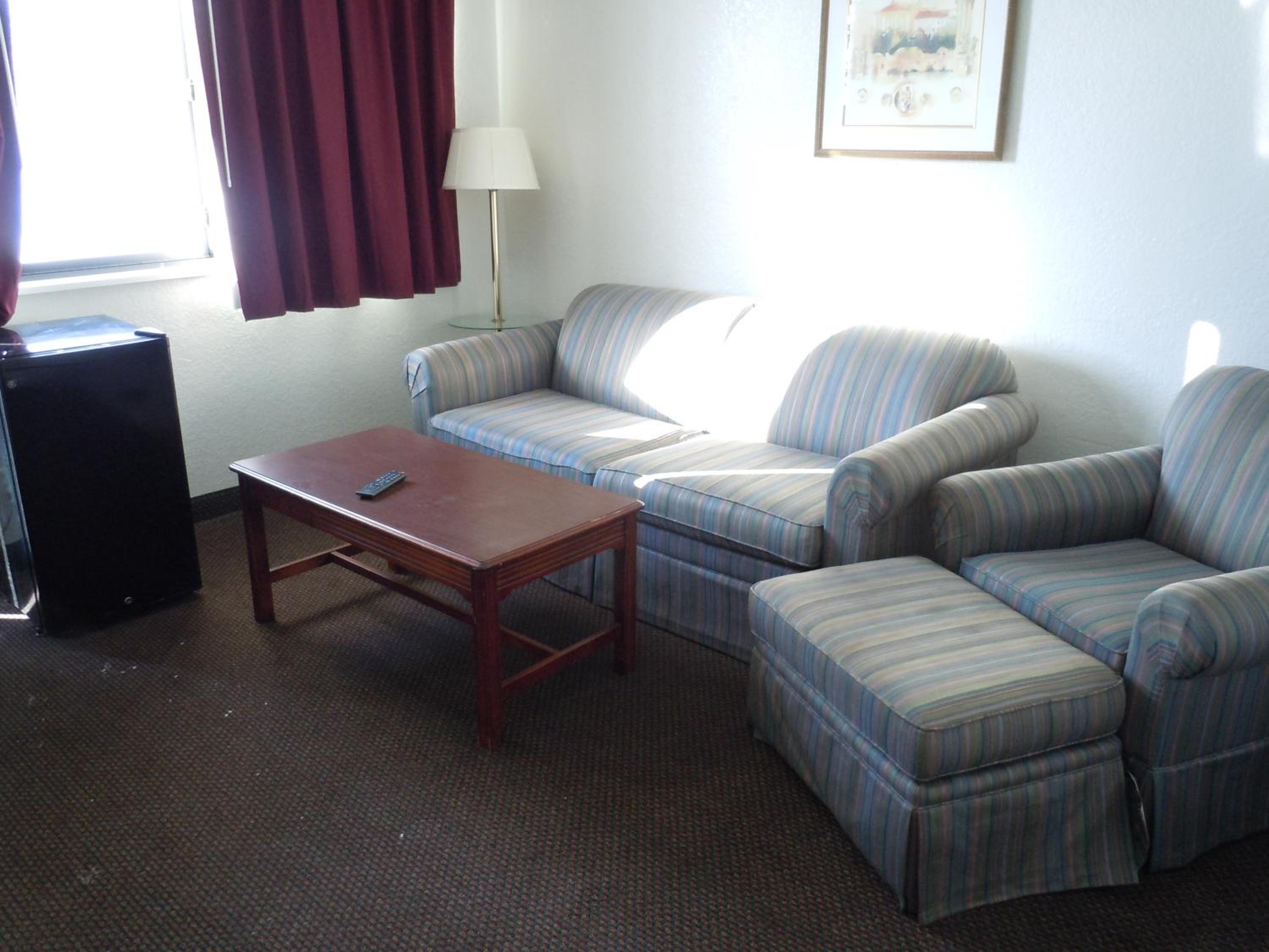 Travelodge by Wyndham Grand Rapids North - photo 16