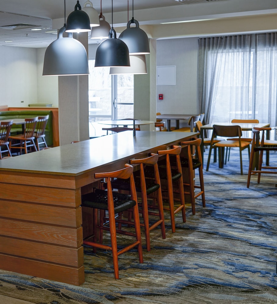 Fairfield Inn & Suites by Marriott Bend Downtown - photo 35