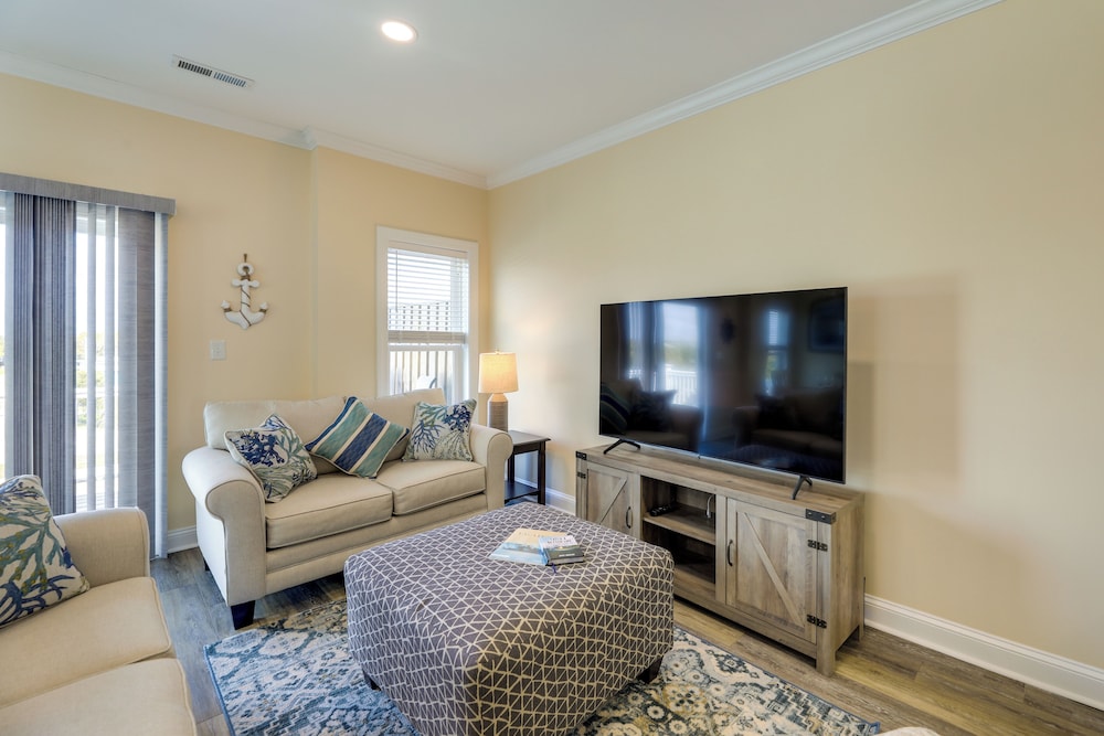 Emerald Isle Getaway with Decks and Beach Views — Emerald Isle — photo 4