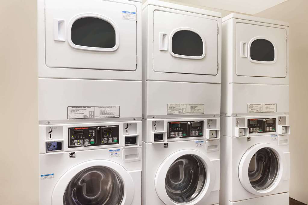 Travelodge By Wyndham Orange County Airport Costa Mesa — Costa Mesa