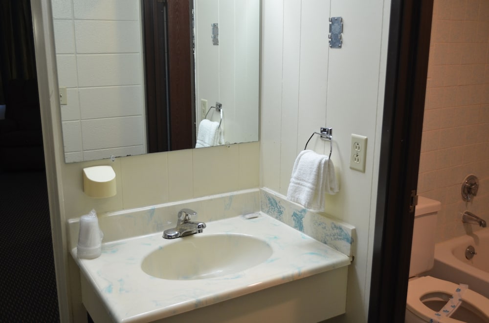 Grand Inn Fargo - photo 33